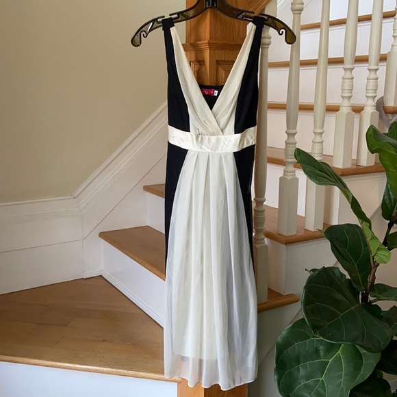 Dresses & Skirts - Formal black and white dress